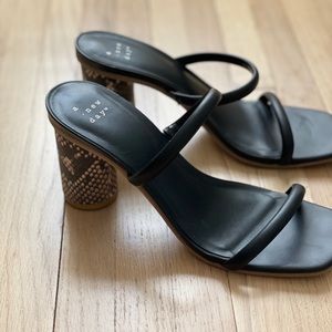 Black scrappy sandal